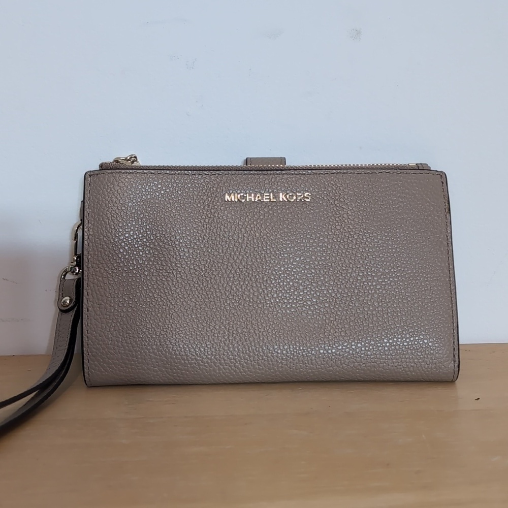 Michael Kors Double Zip Jet Set Wristlet Wallet